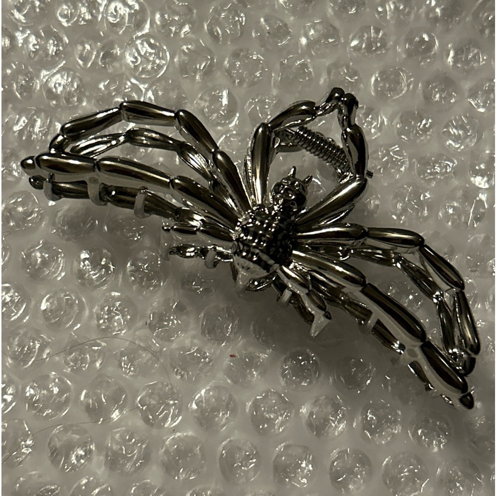 Metal Hair Claw Clips for Women Emo Goth Spider Design Tight Metal Clip Silver